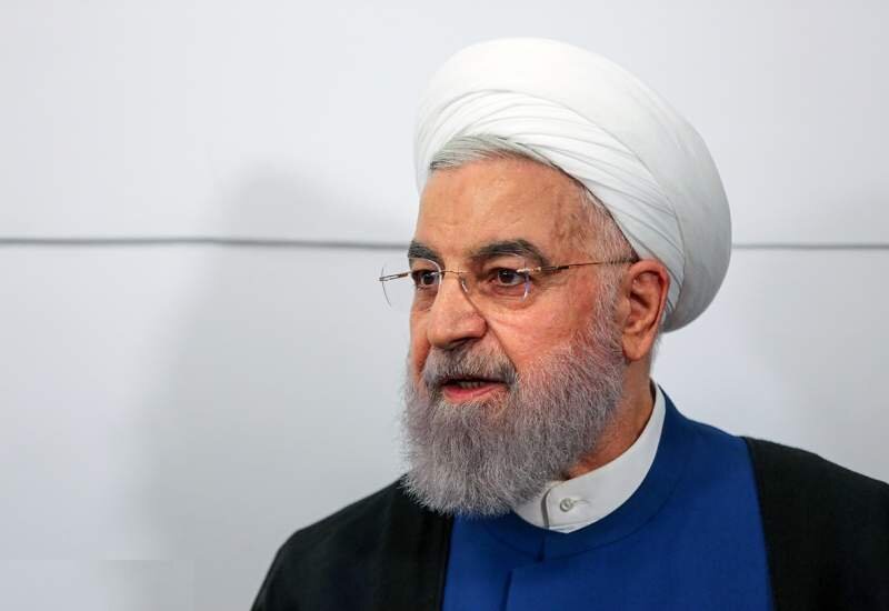 تصویری دیده نشده از حسن روحانی در نمازجمعه سال ۱۳۶۰