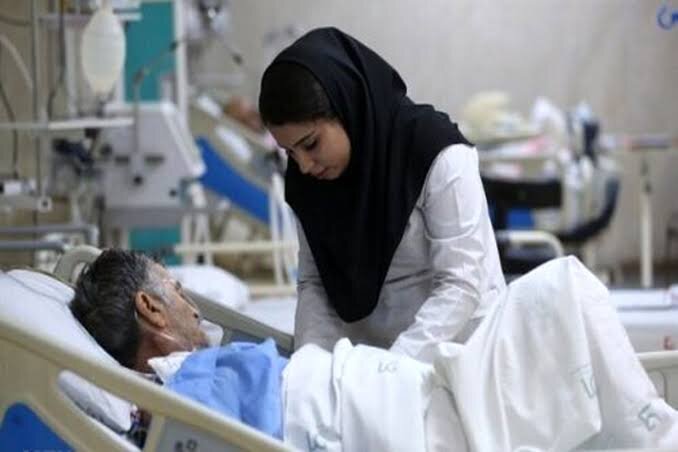 شریفی‌مقدم:حقوق پرستاران ۱۰۰ تا ۱۵۰ دلار است/ پرستار مملکت راننده تاکسی شده
